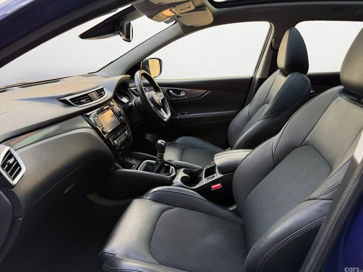 Nissan Qashqai Hatchback, Diesel, 2018, Blue