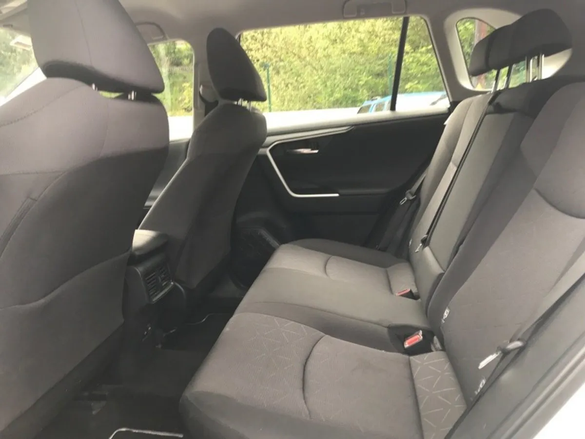 Toyota RAV4 SUV, Petrol Hybrid, 2023, White