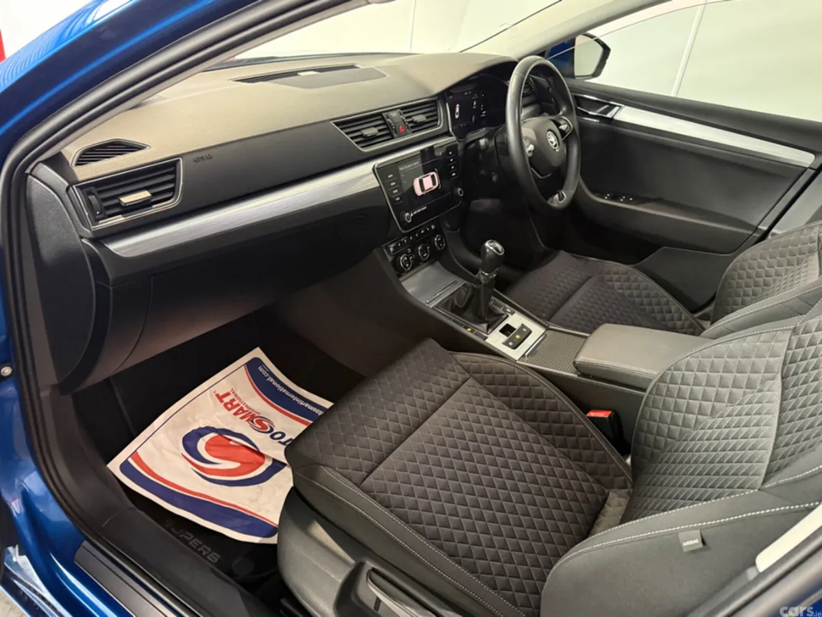 Skoda Superb Hatchback, Diesel, 2023, Blue