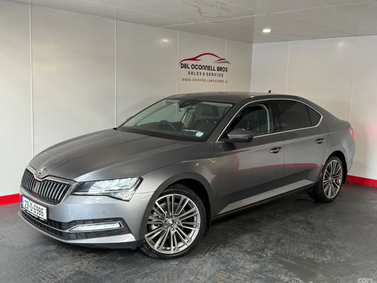 Skoda Superb Hatchback, Diesel, 2023, Grey