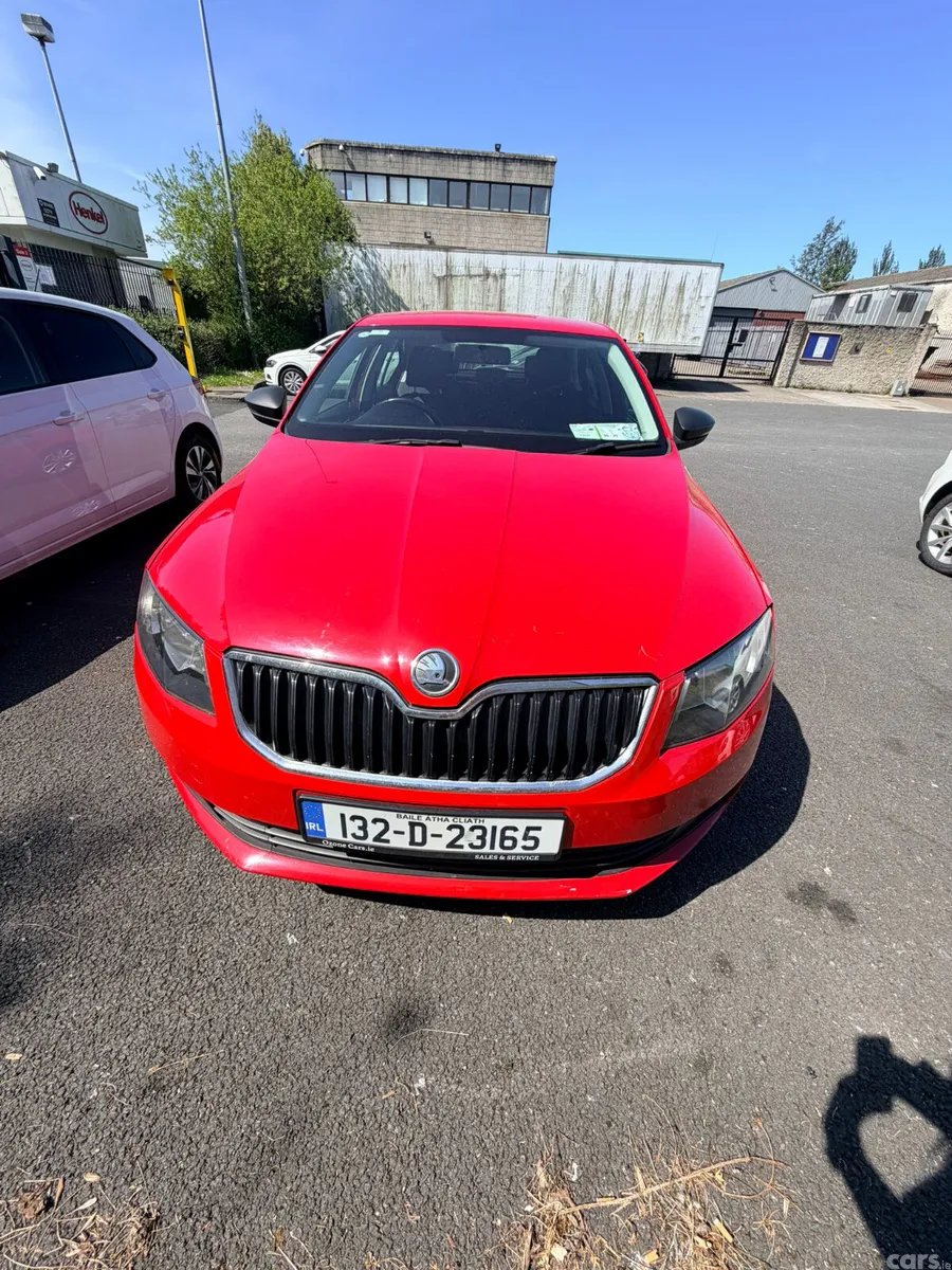 Skoda Octavia Hatchback, Petrol, 2013, Red