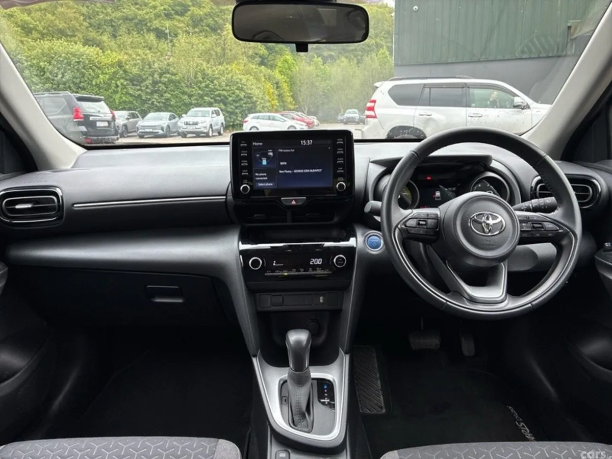 Toyota Yaris Cross Hatchback, Petrol Hybrid, 2024, Grey