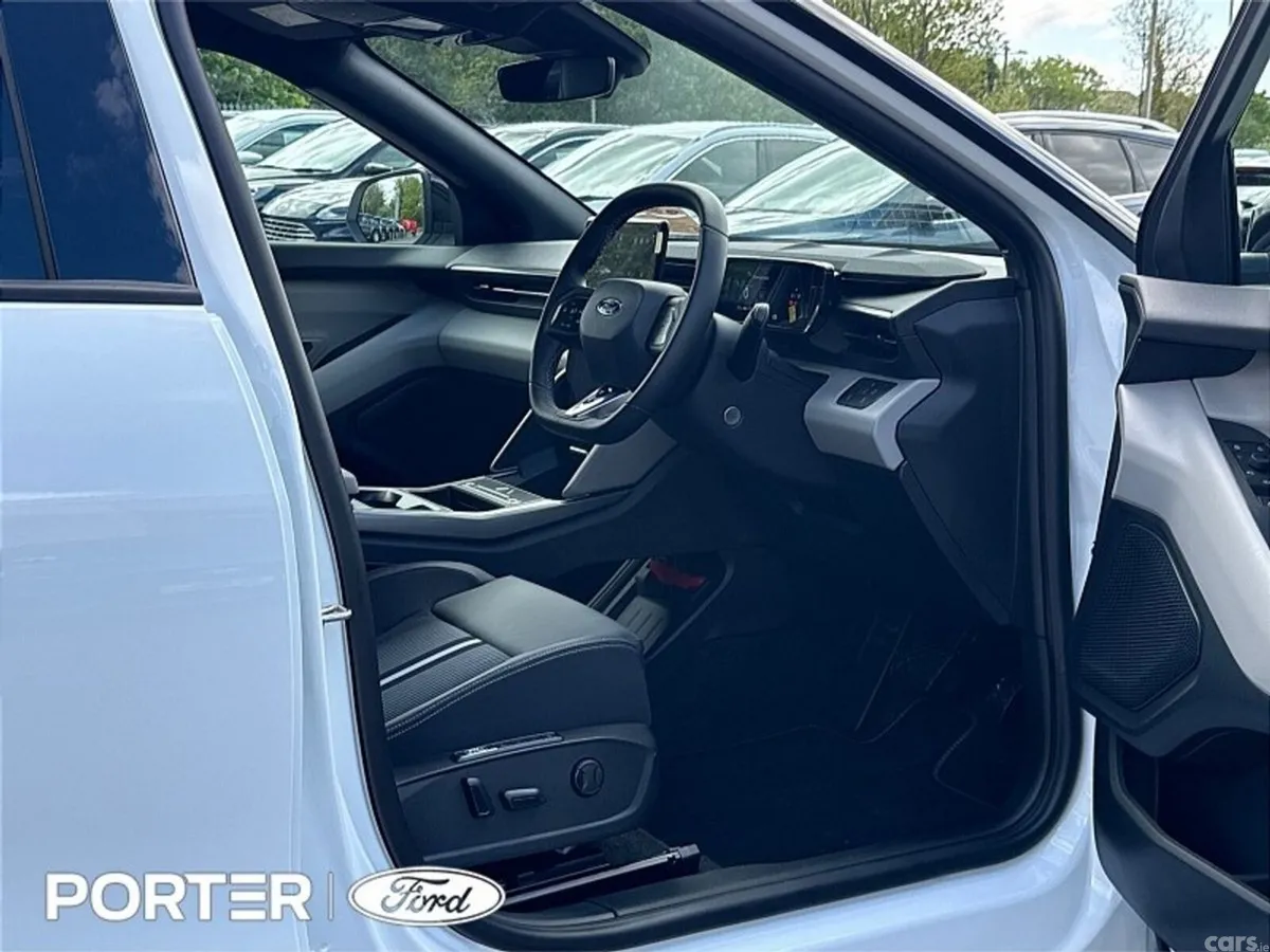 Ford Capri MPV, Electric, 2026, White