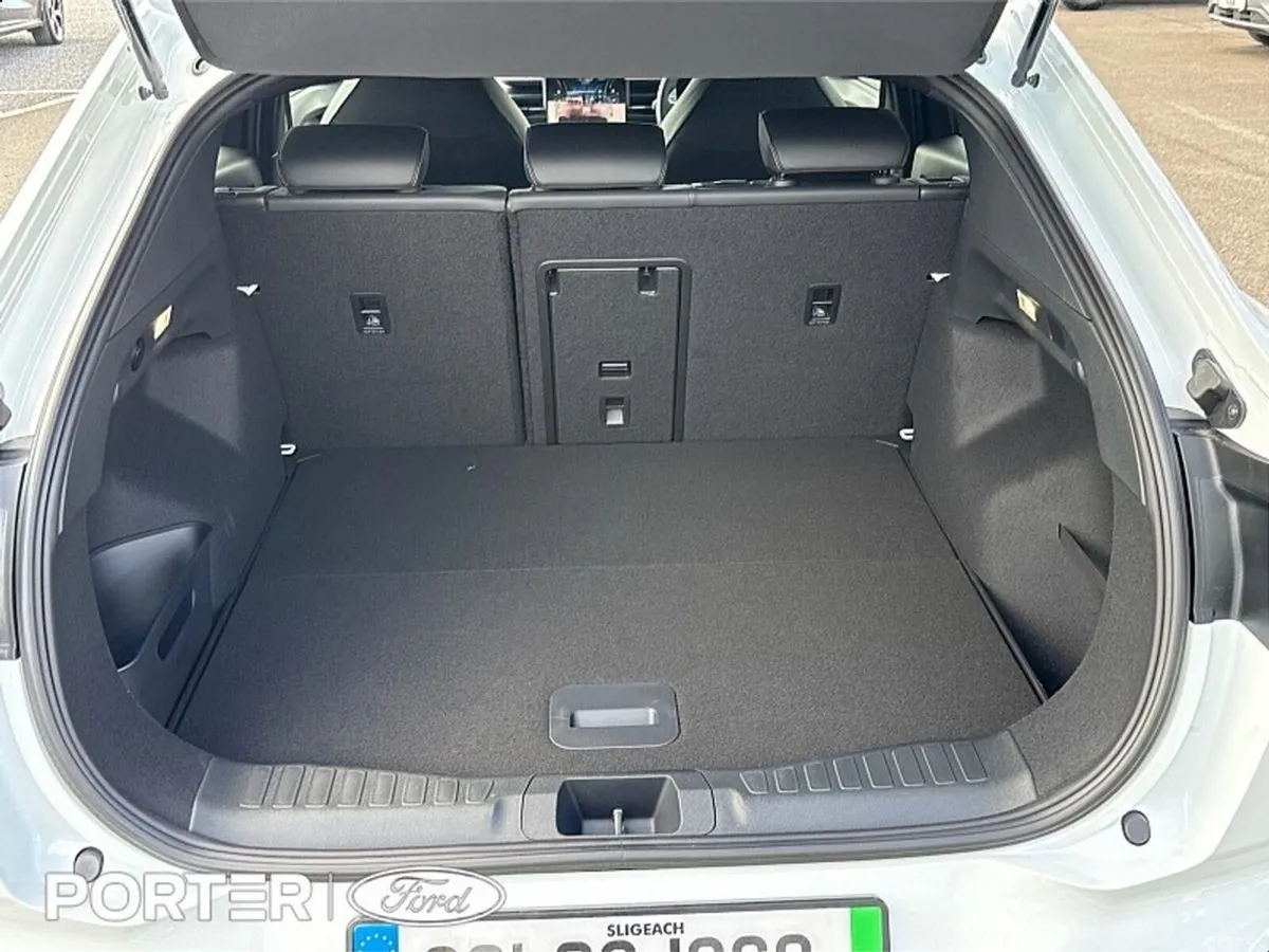 Ford Capri MPV, Electric, 2026, White