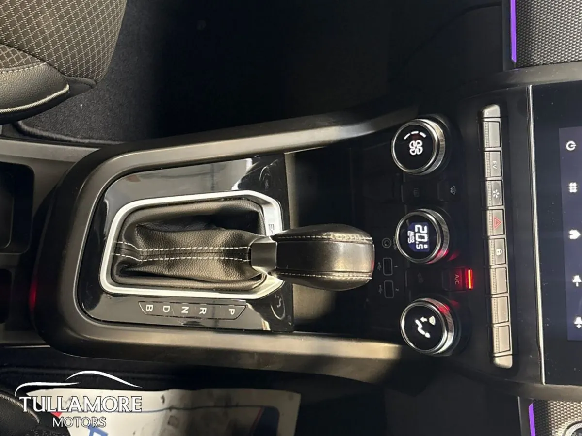 Renault Arkana Hatchback, Petrol, 2022, White