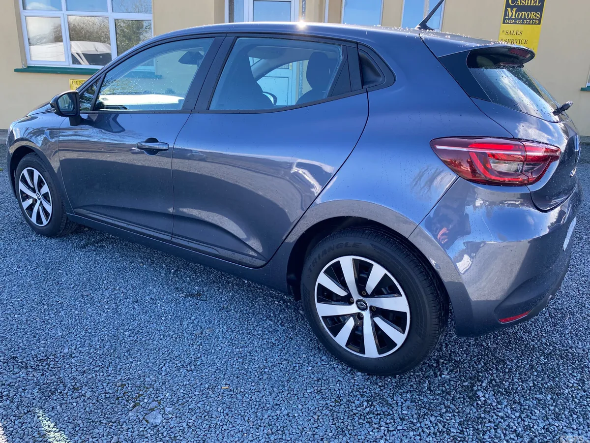 Renault Clio Hatchback, Petrol, 2022, Grey