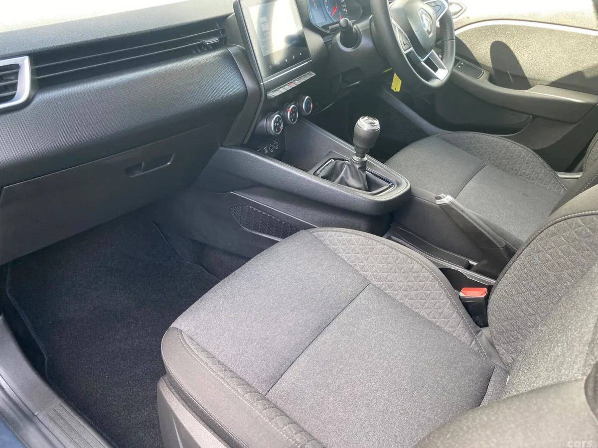 Renault Clio Hatchback, Petrol, 2022, Grey