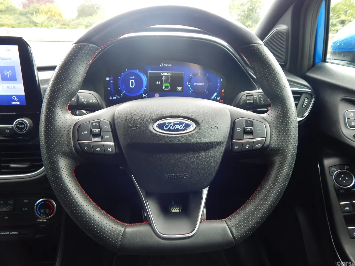 Ford Puma MPV, Diesel, 2022, Blue