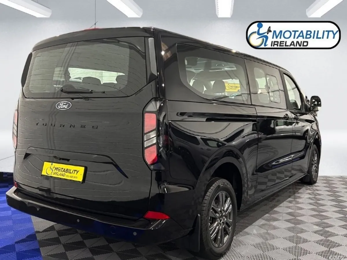 Ford Tourneo Custom MPV, Petrol Plug-in Hybrid, 2026, Black