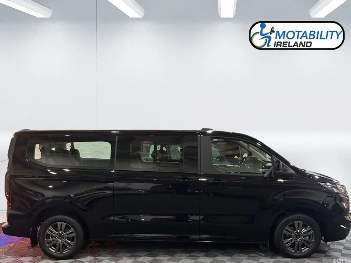 Ford Tourneo Custom MPV, Petrol Plug-in Hybrid, 2026, Black