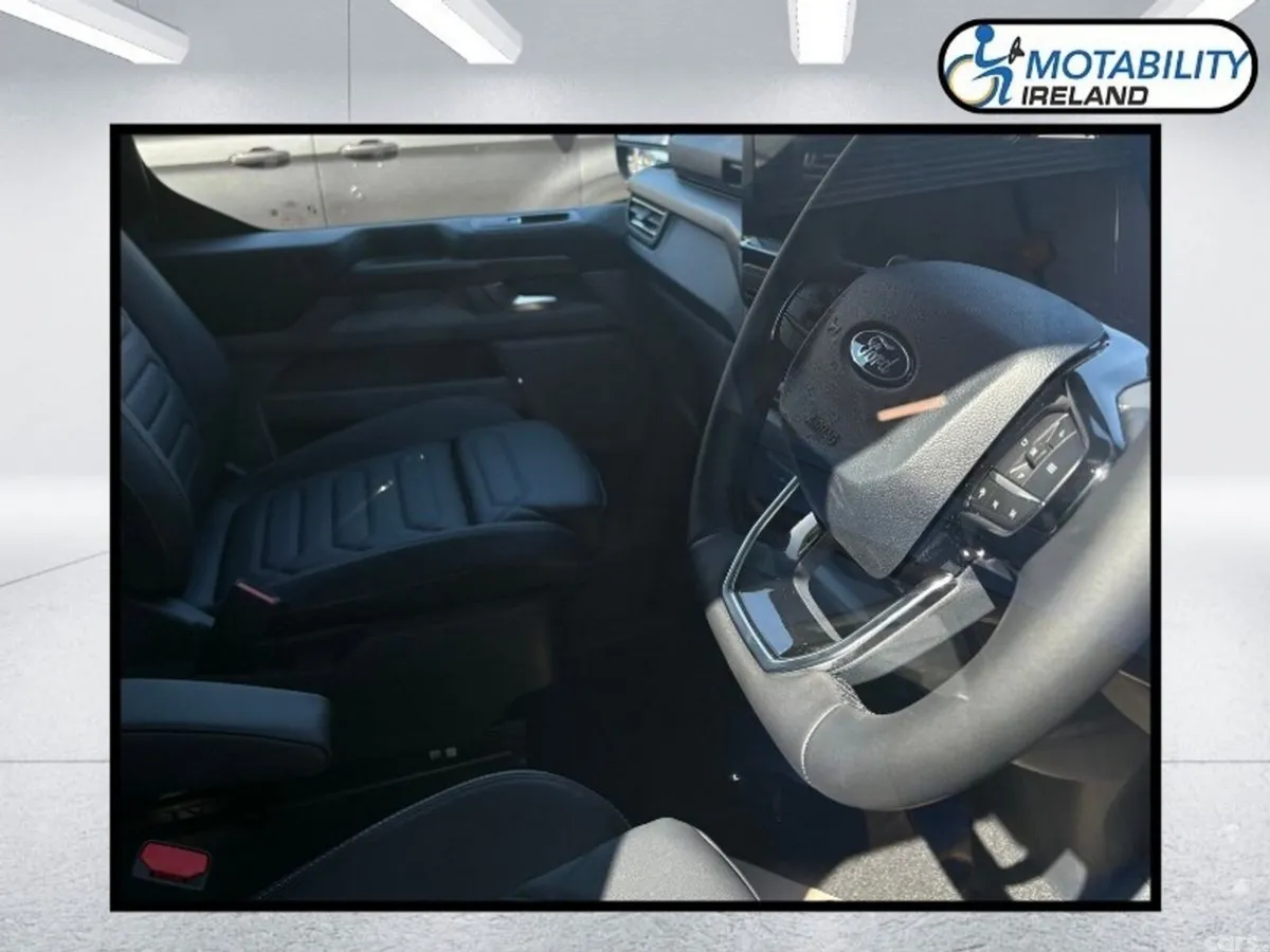 Ford Tourneo Custom MPV, Petrol Plug-in Hybrid, 2026, Black