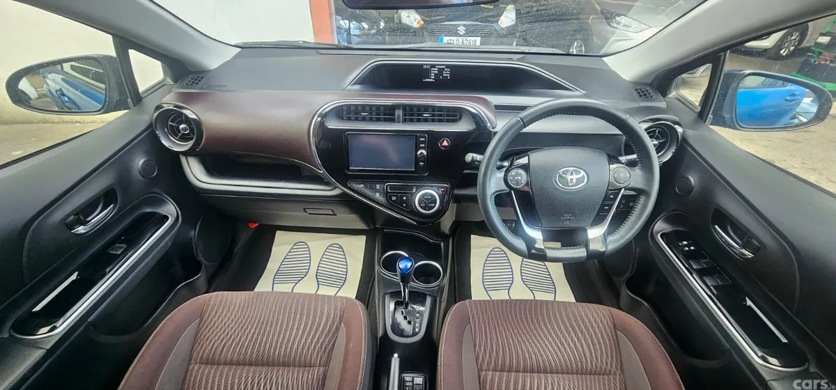 Toyota Aqua Hatchback, Petrol Hybrid, 2016, Blue