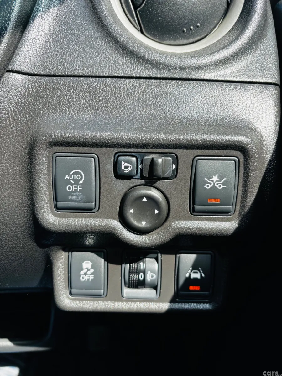 Nissan Note Hatchback, Petrol, 2014, Red