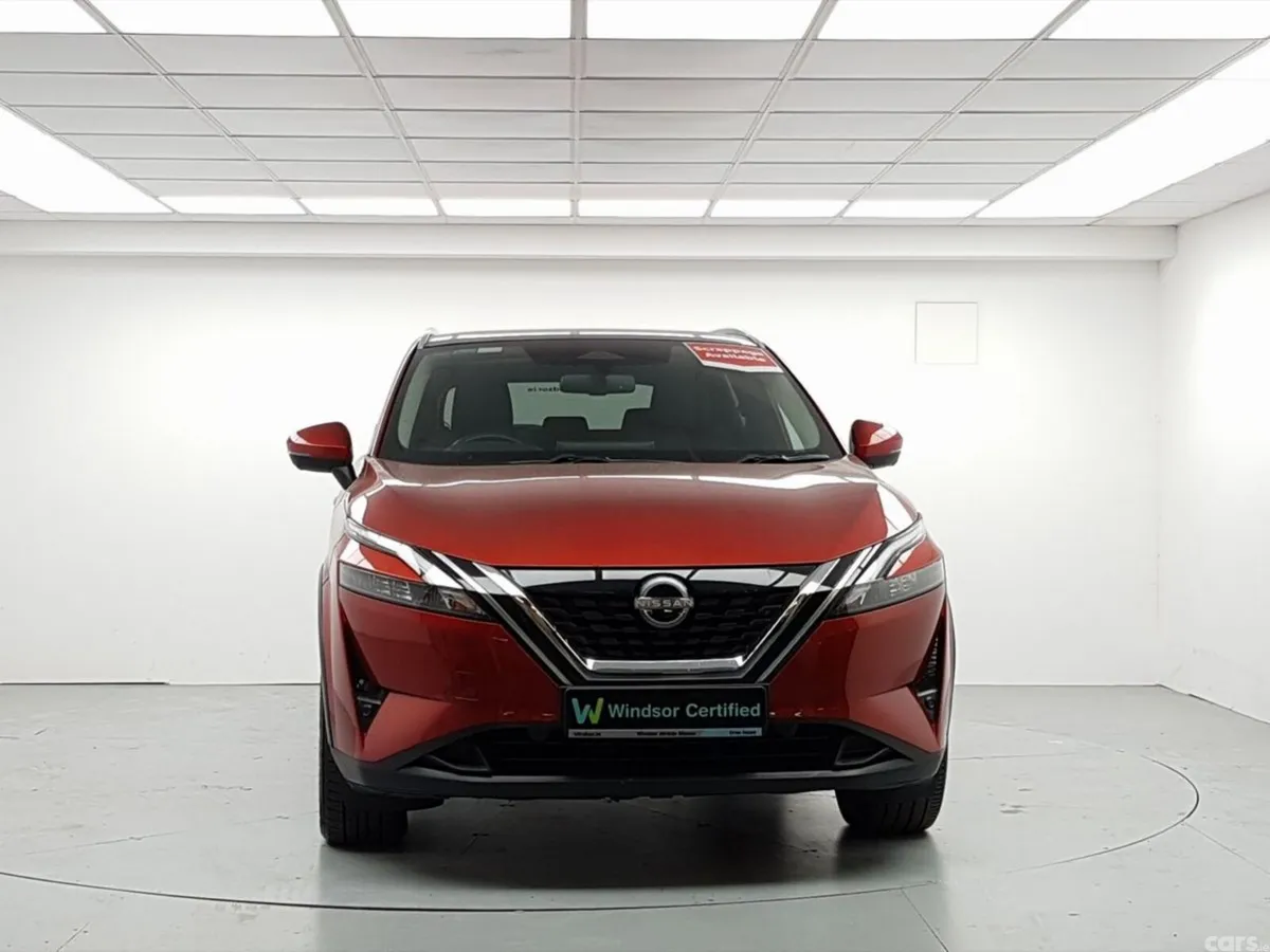 Nissan Qashqai MPV, Petrol Hybrid, 2023, Red