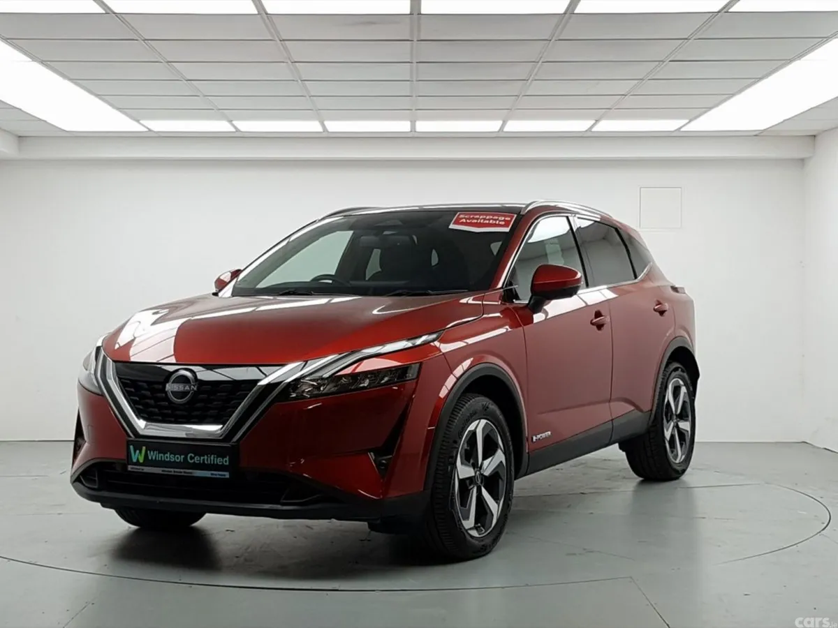 Nissan Qashqai MPV, Petrol Hybrid, 2023, Red