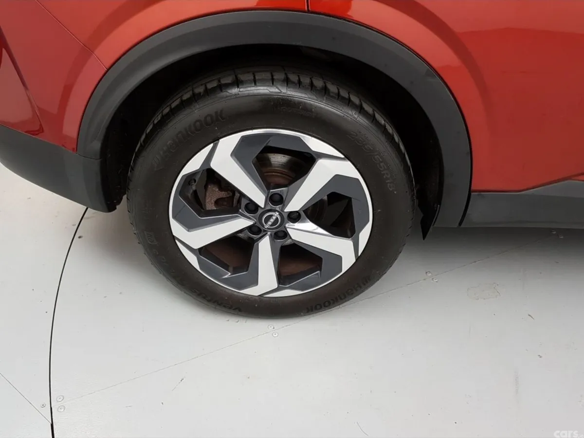 Nissan Qashqai MPV, Petrol Hybrid, 2023, Red