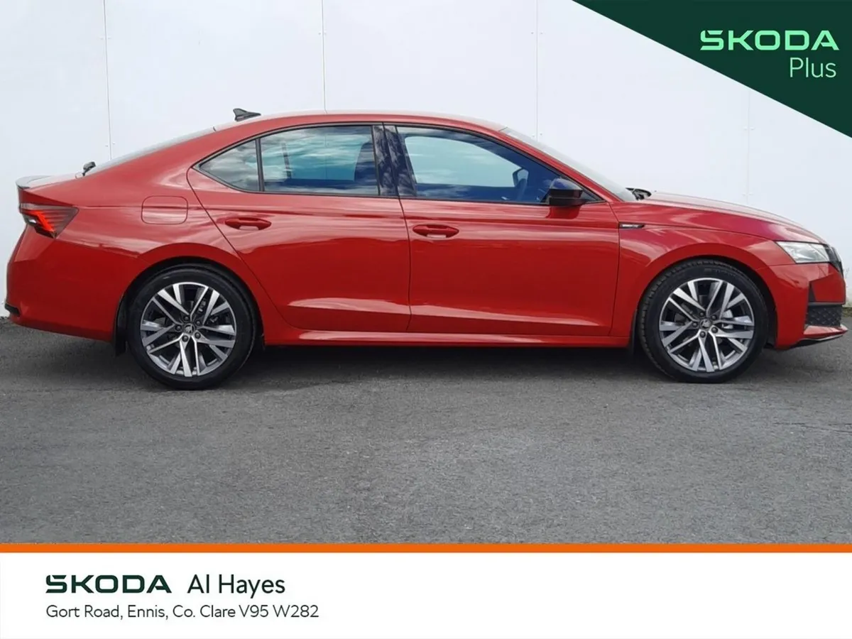 Skoda Octavia Saloon, Diesel, 2026, Red