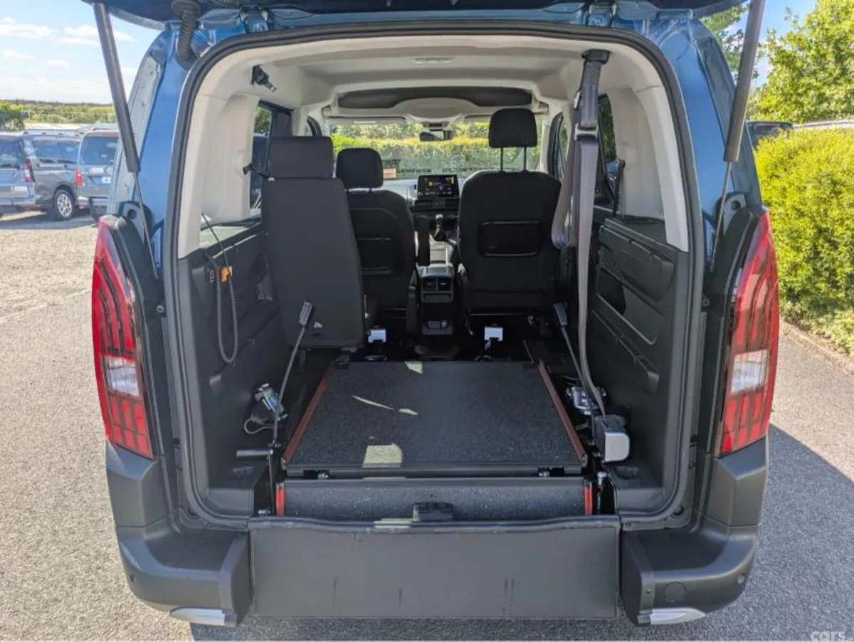 Peugeot Rifter MPV, Diesel, 2024, Blue