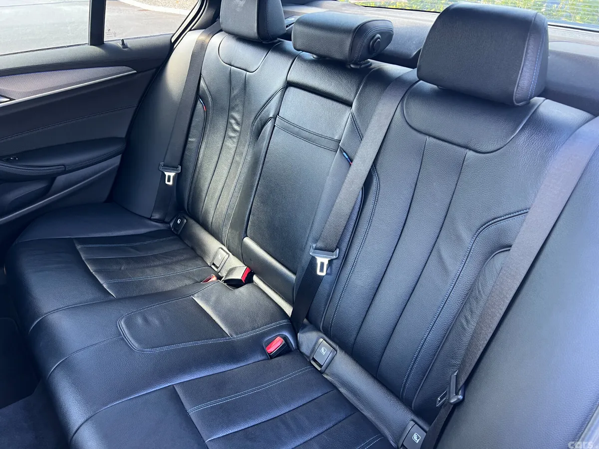 BMW 5-Series Saloon, Petrol Plug-in Hybrid, 2018, Blue