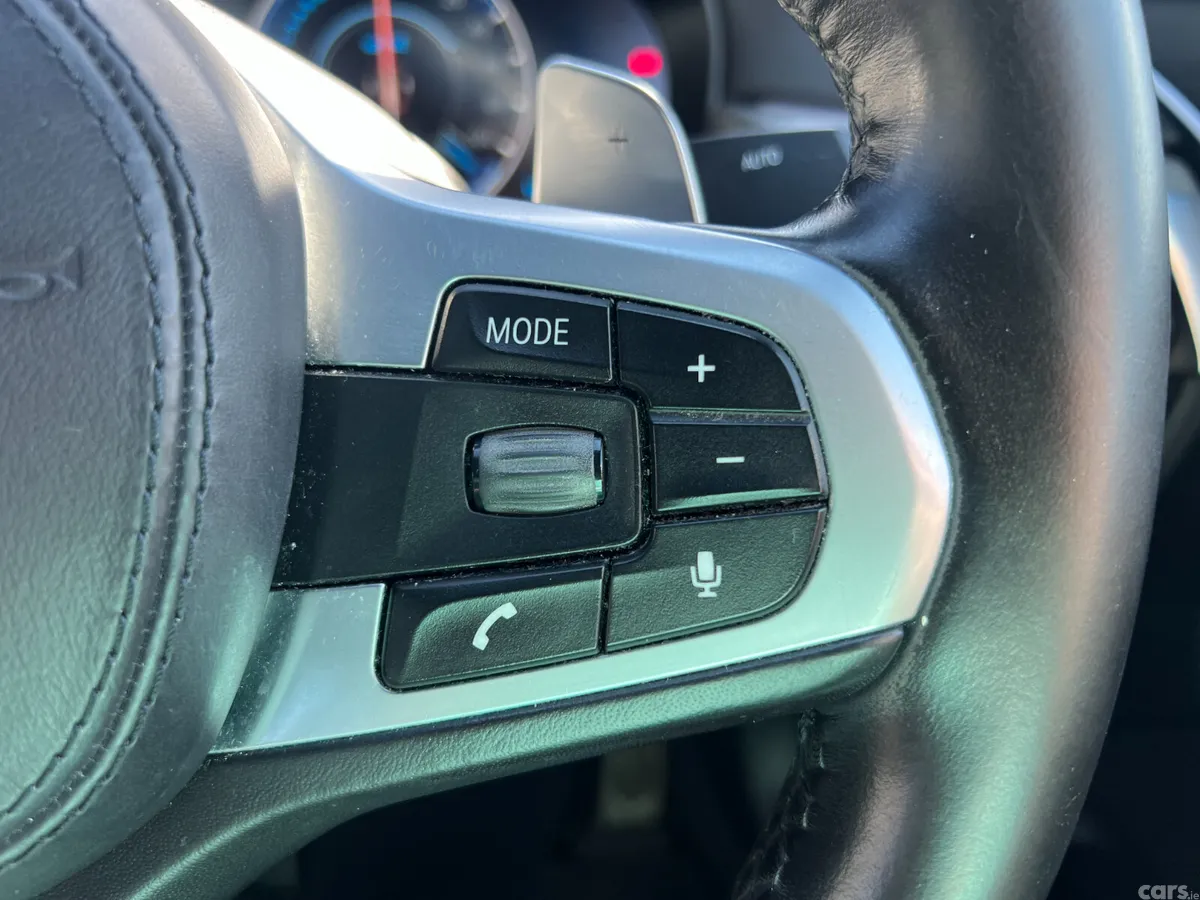 BMW 5-Series Saloon, Petrol Plug-in Hybrid, 2018, Blue