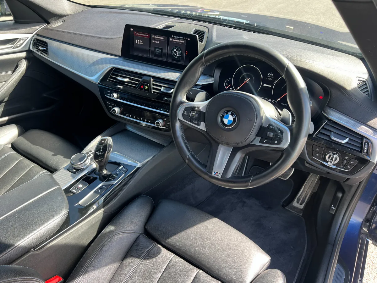 BMW 5-Series Saloon, Petrol Plug-in Hybrid, 2018, Blue