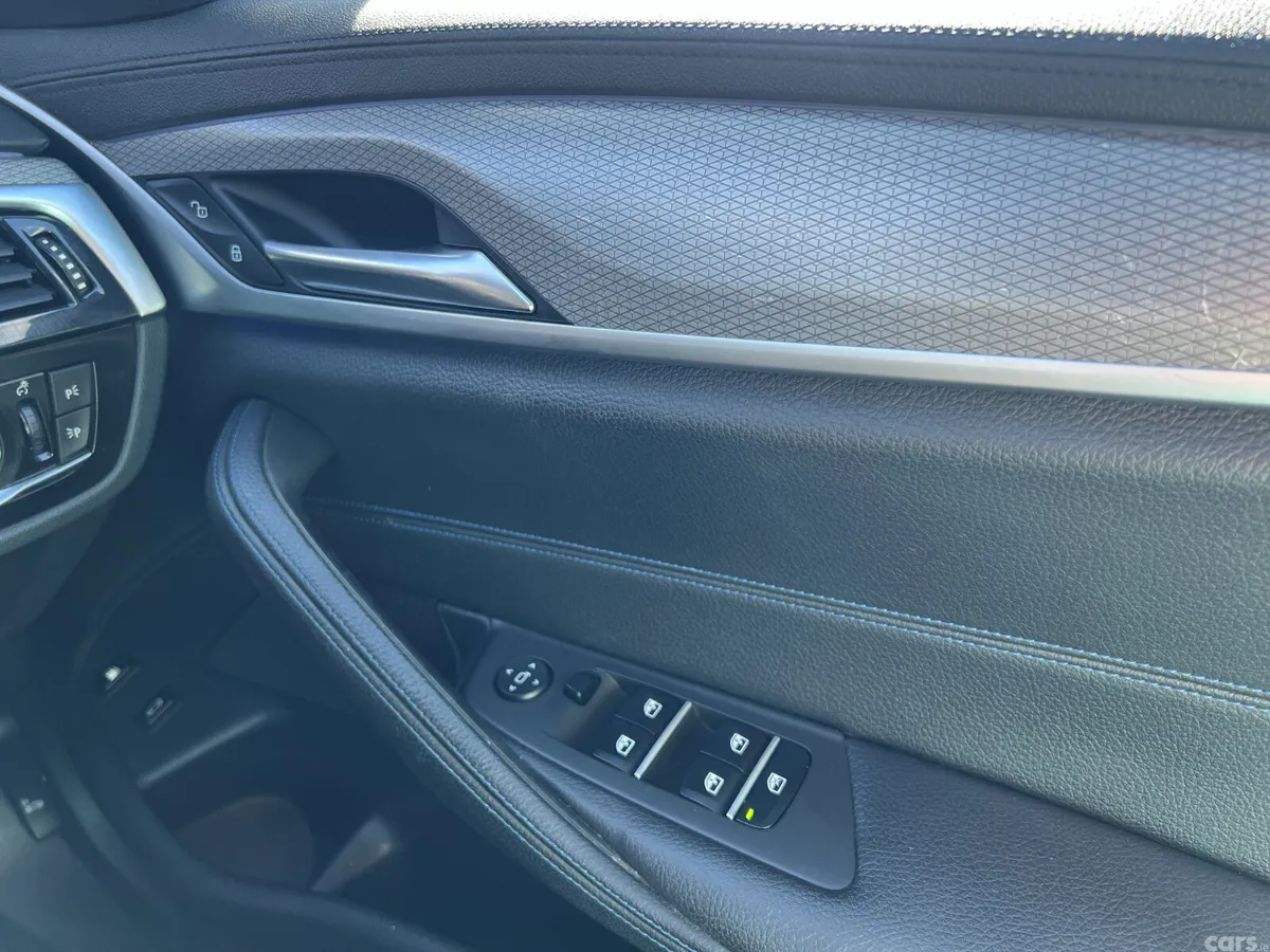 BMW 5-Series Saloon, Petrol Plug-in Hybrid, 2018, Blue