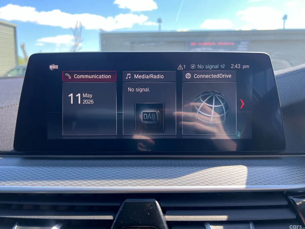 BMW 5-Series Saloon, Petrol Plug-in Hybrid, 2018, Blue