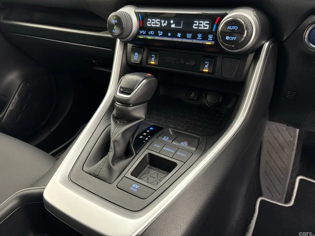 Toyota RAV4 SUV, Petrol Hybrid, 2022, Silver