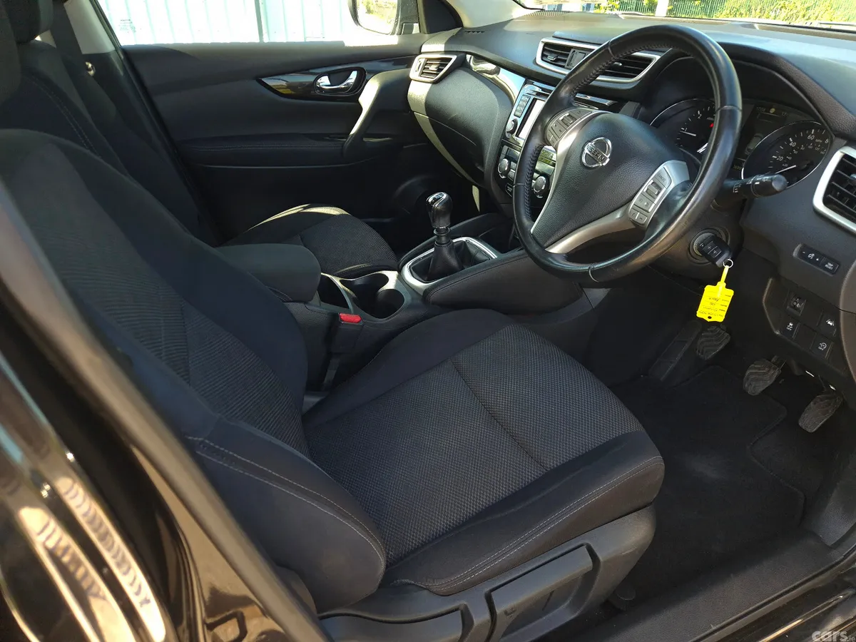 Nissan Qashqai SUV, Diesel, 2017, Black