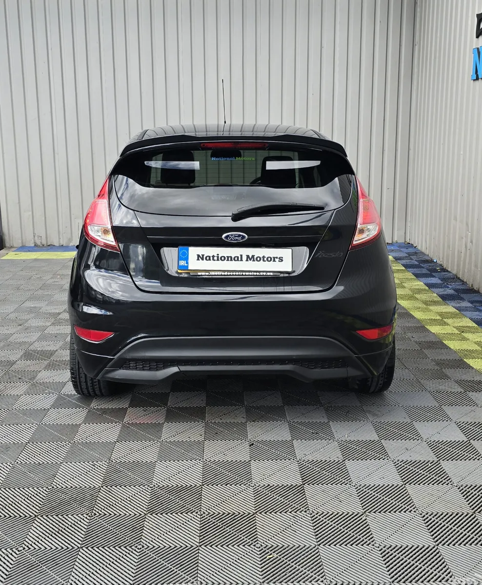 Ford Fiesta Hatchback, Petrol, 2015, Black