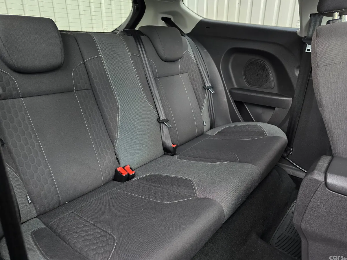 Ford Fiesta Hatchback, Petrol, 2015, Black