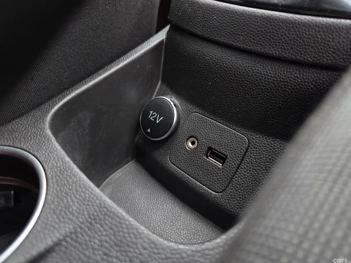 Ford Fiesta Hatchback, Petrol, 2015, Black