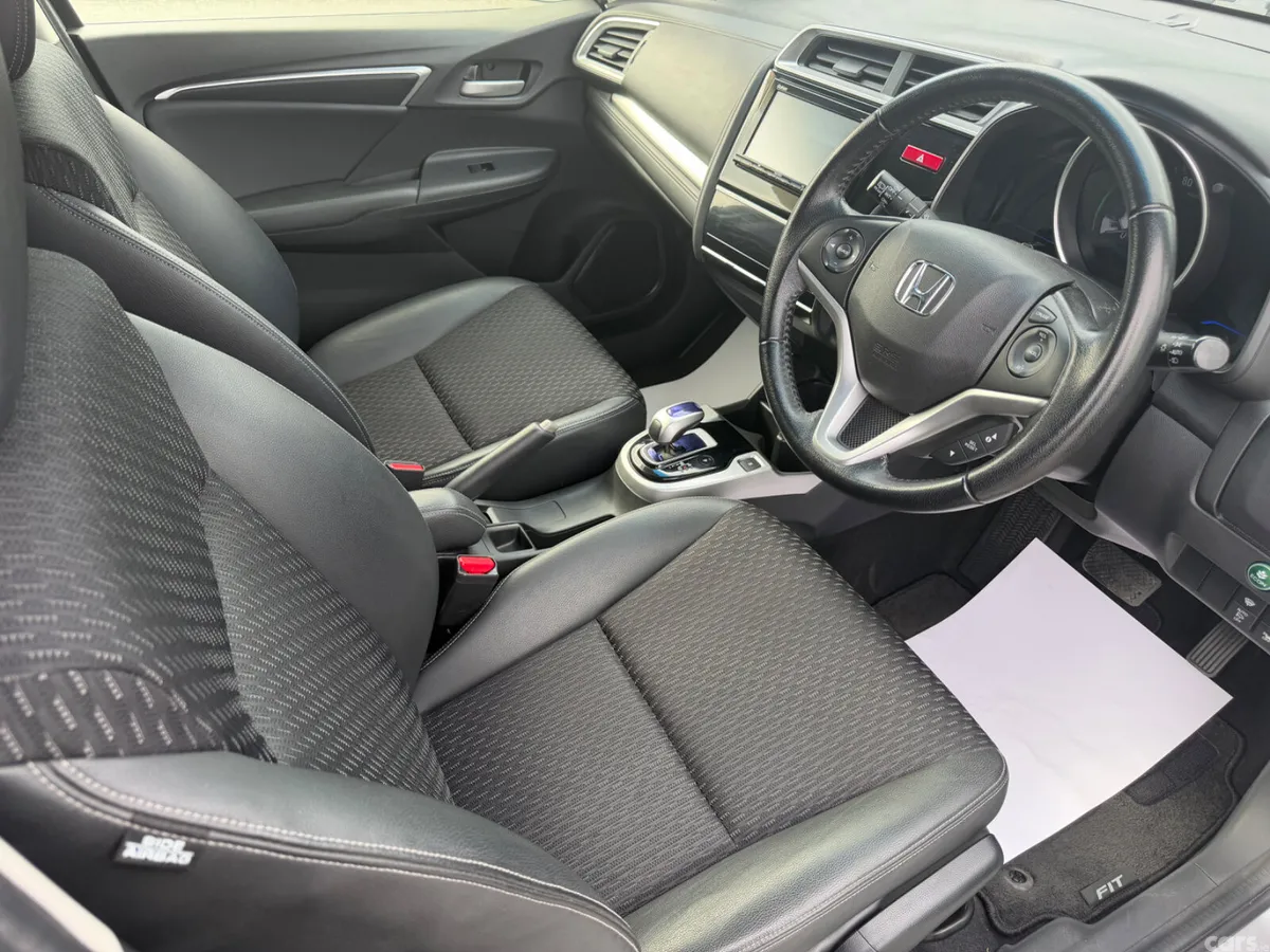Honda Fit Hatchback, Petrol Hybrid, 2016, Silver