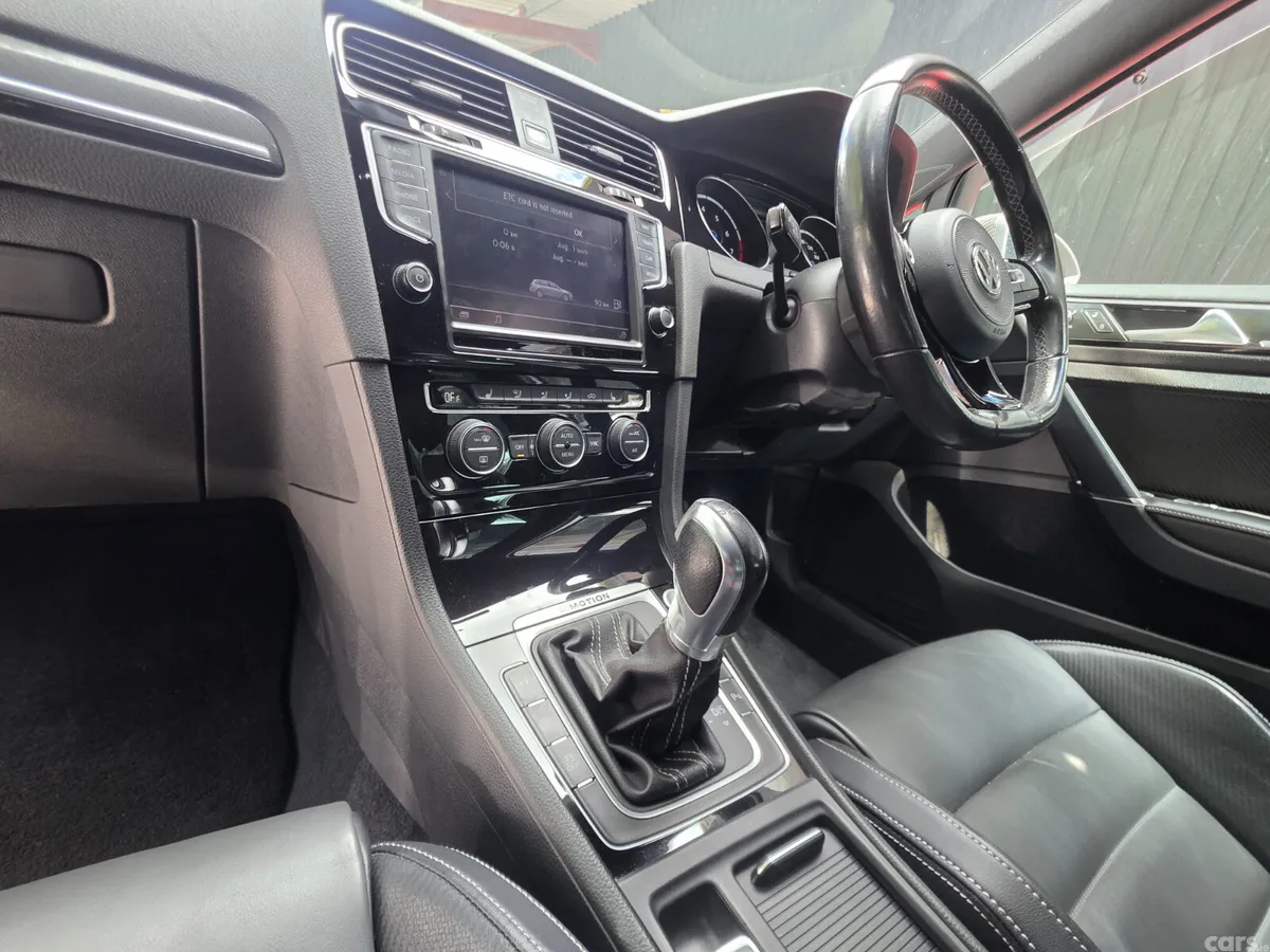 Volkswagen Golf Estate, Petrol, 2016, White