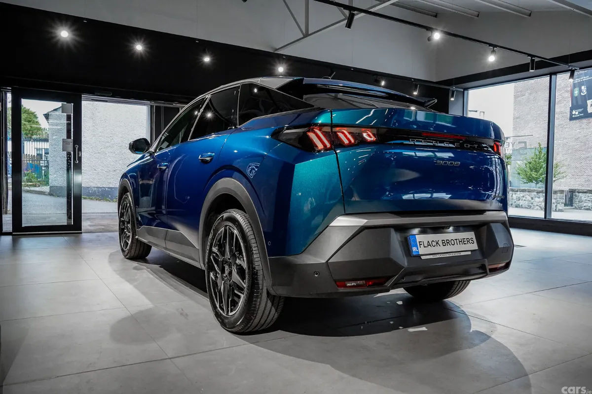 Peugeot 3008 MPV, Petrol Hybrid, 2025, Blue