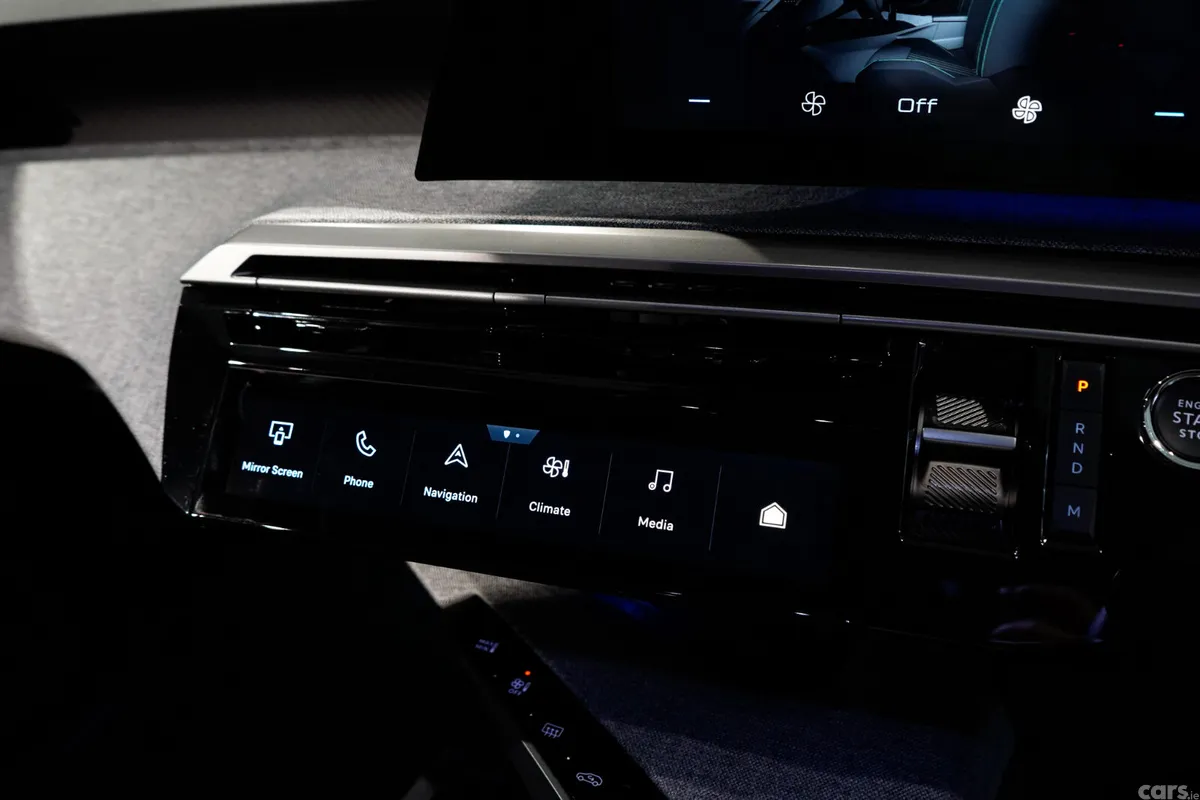 Peugeot 3008 MPV, Petrol Hybrid, 2025, Blue