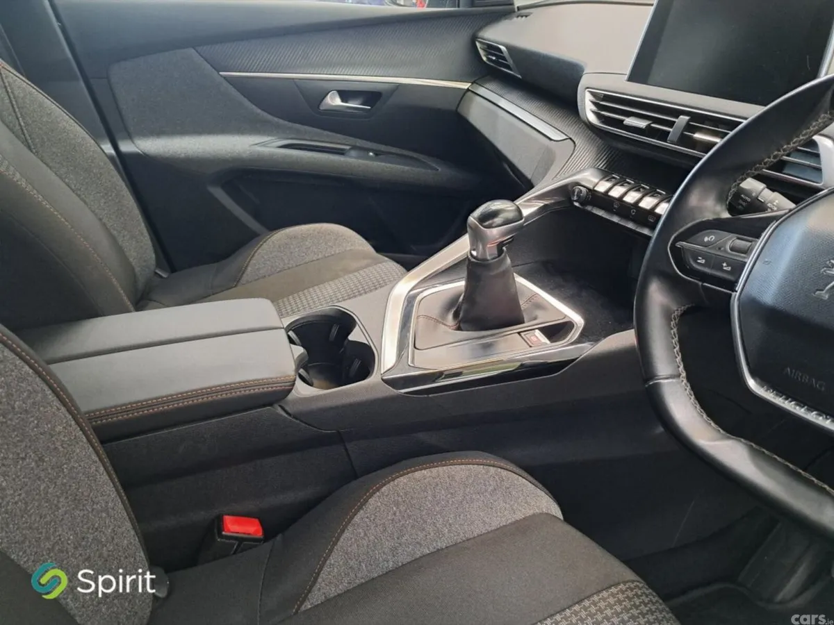 Peugeot 5008 MPV, Petrol, 2019, Grey