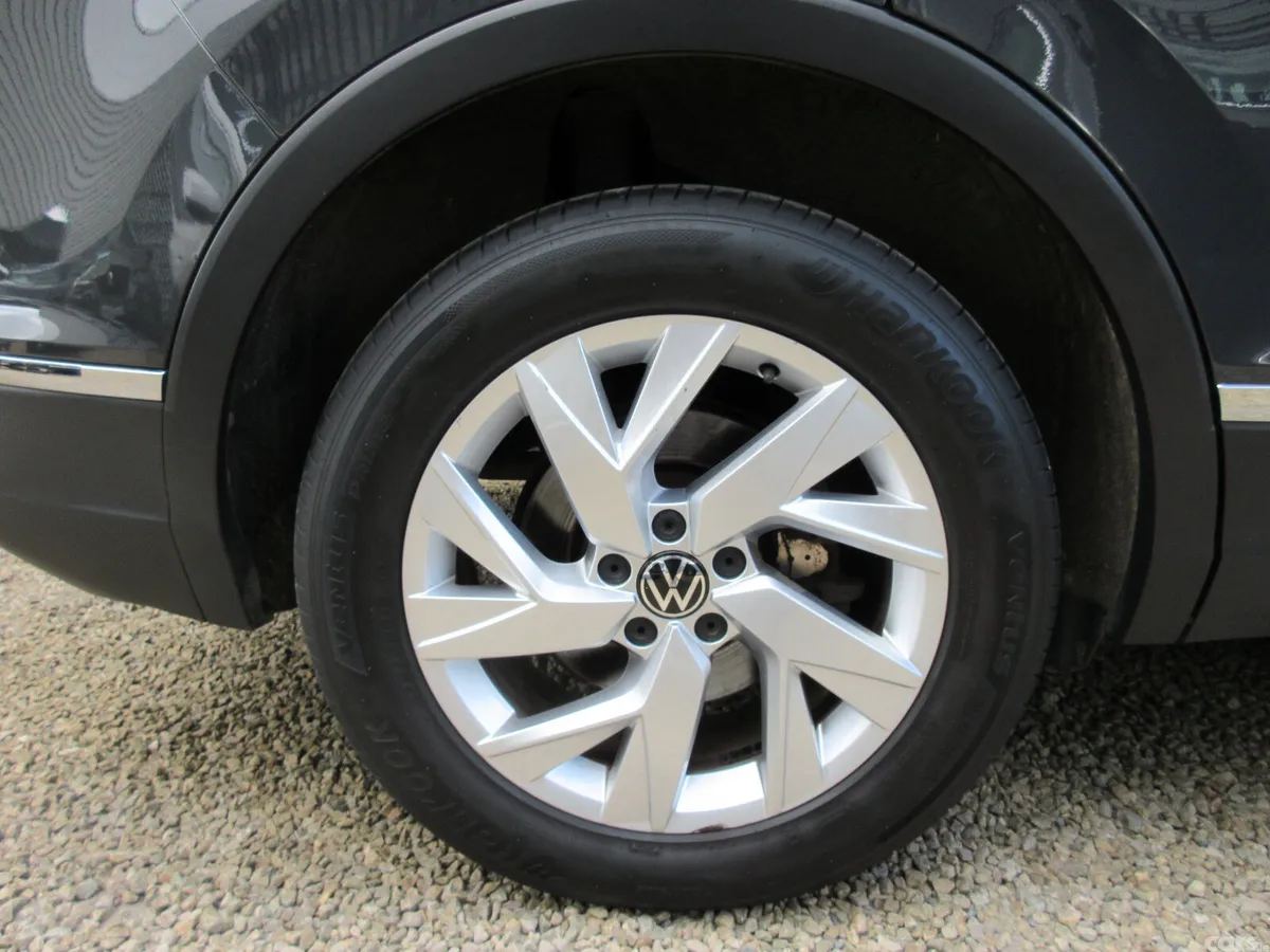 Volkswagen Tiguan SUV, Petrol Hybrid, 2022, Grey
