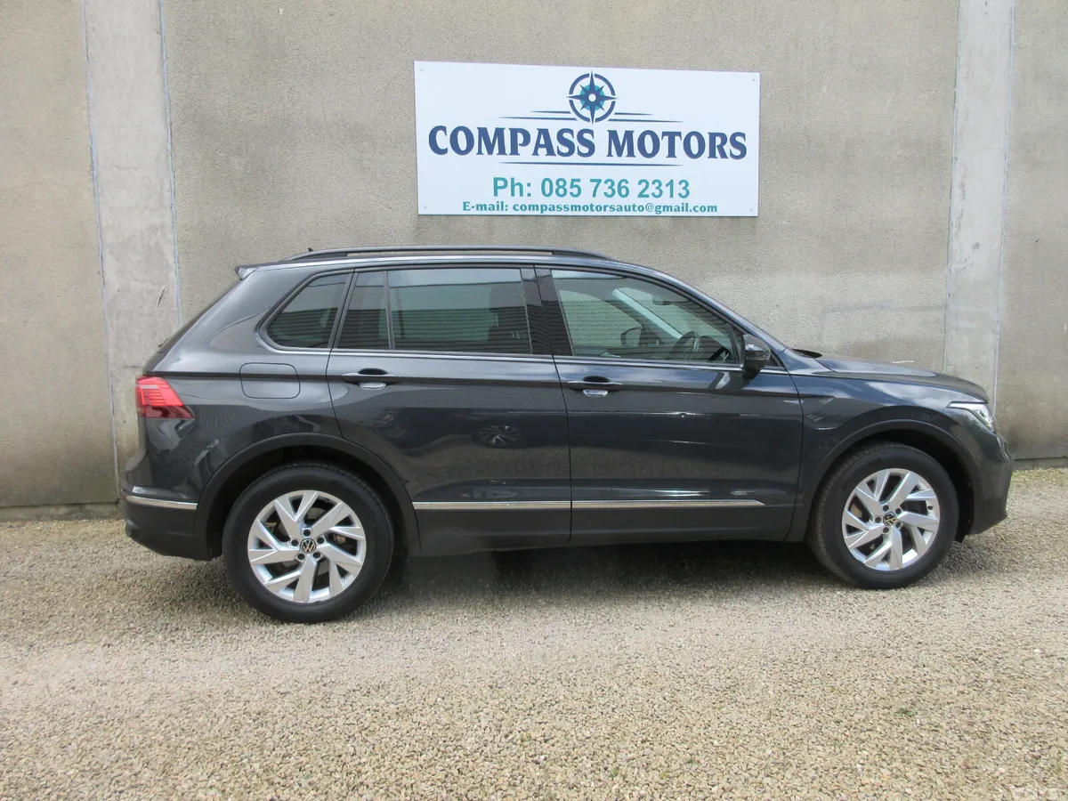 Volkswagen Tiguan SUV, Petrol Hybrid, 2022, Grey