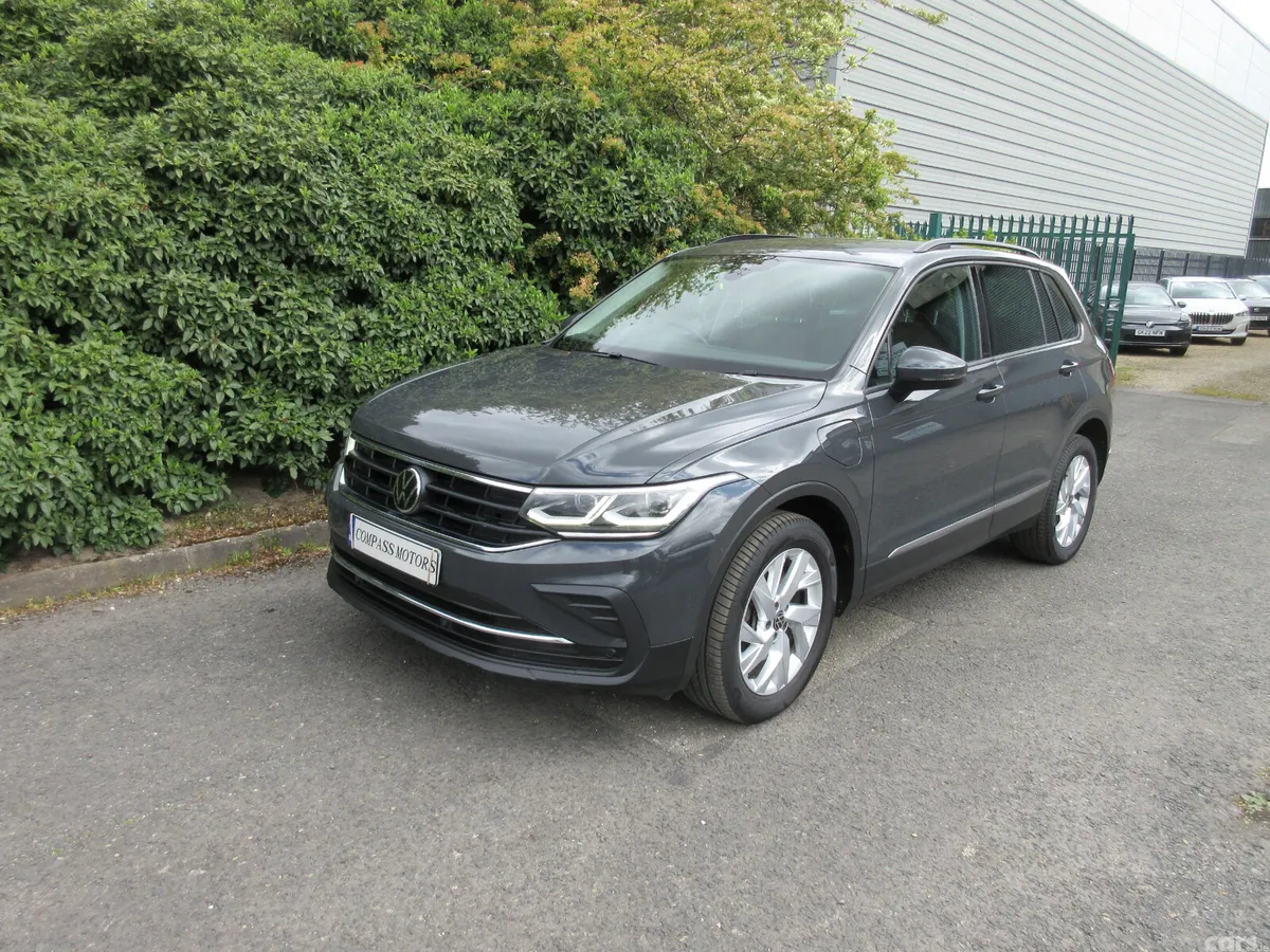 Volkswagen Tiguan SUV, Petrol Hybrid, 2022, Grey