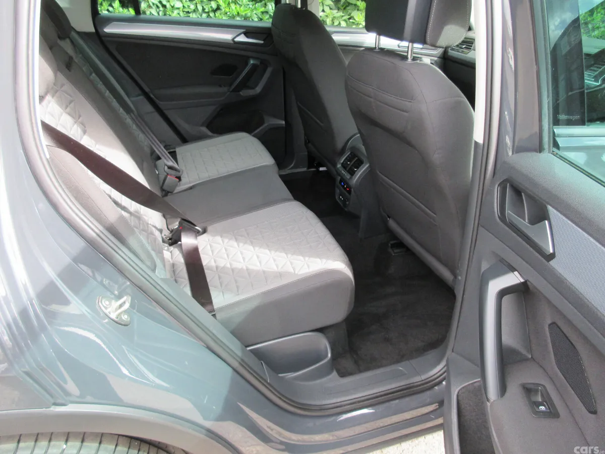 Volkswagen Tiguan SUV, Petrol Hybrid, 2022, Grey