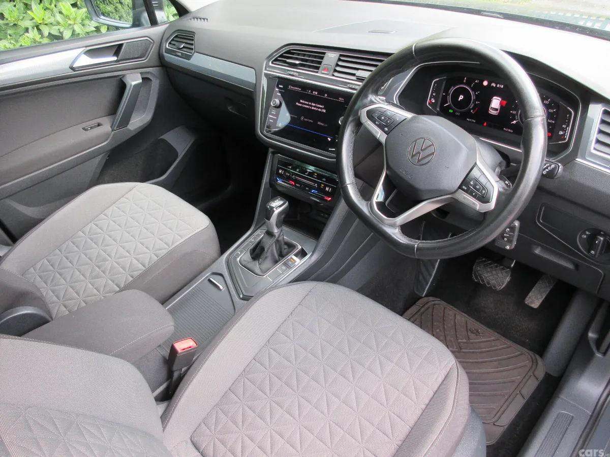 Volkswagen Tiguan SUV, Petrol Hybrid, 2022, Grey