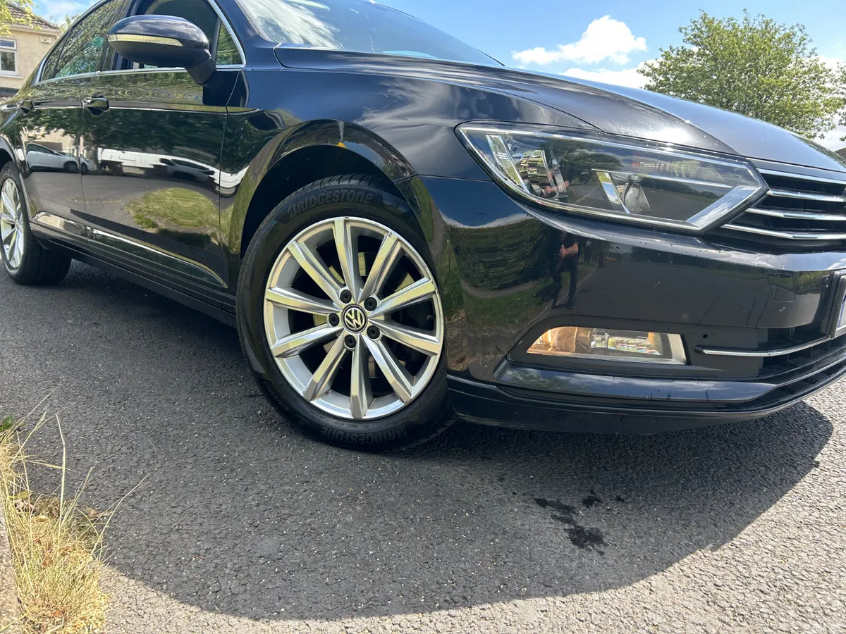 Volkswagen Passat Saloon, Diesel, 2019, Black