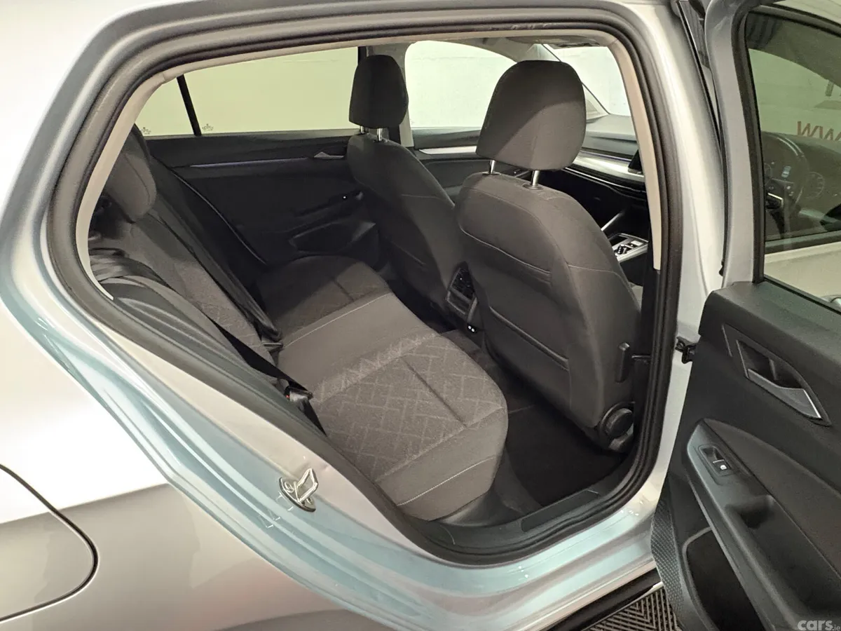 Volkswagen Golf Hatchback, Diesel, 2022, Silver