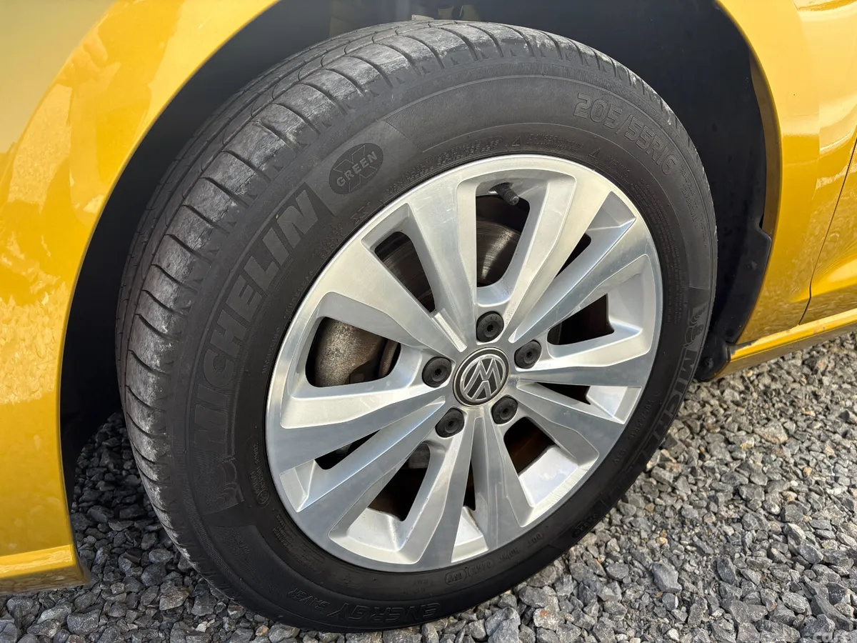 Volkswagen Golf Hatchback, Petrol, 2017, Gold