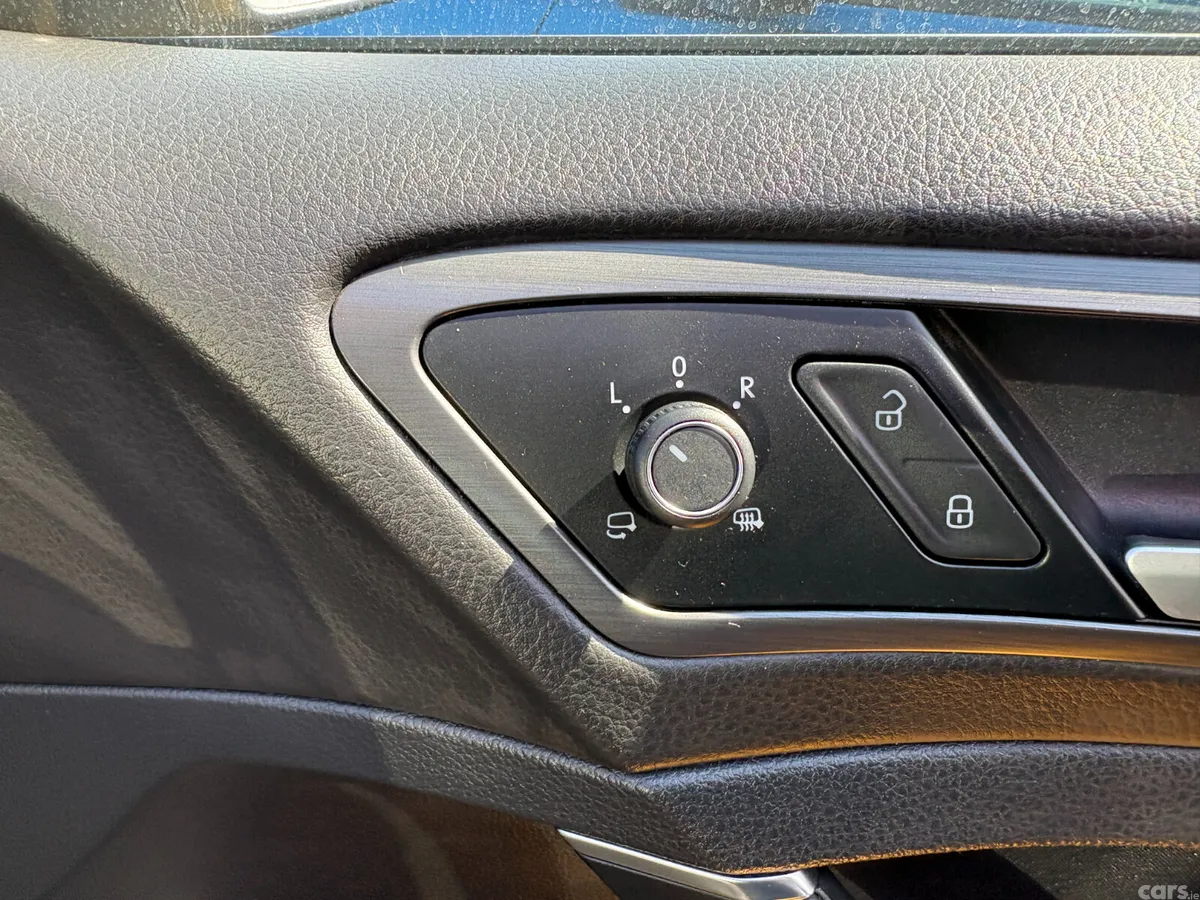 Volkswagen Golf Hatchback, Petrol, 2017, Gold