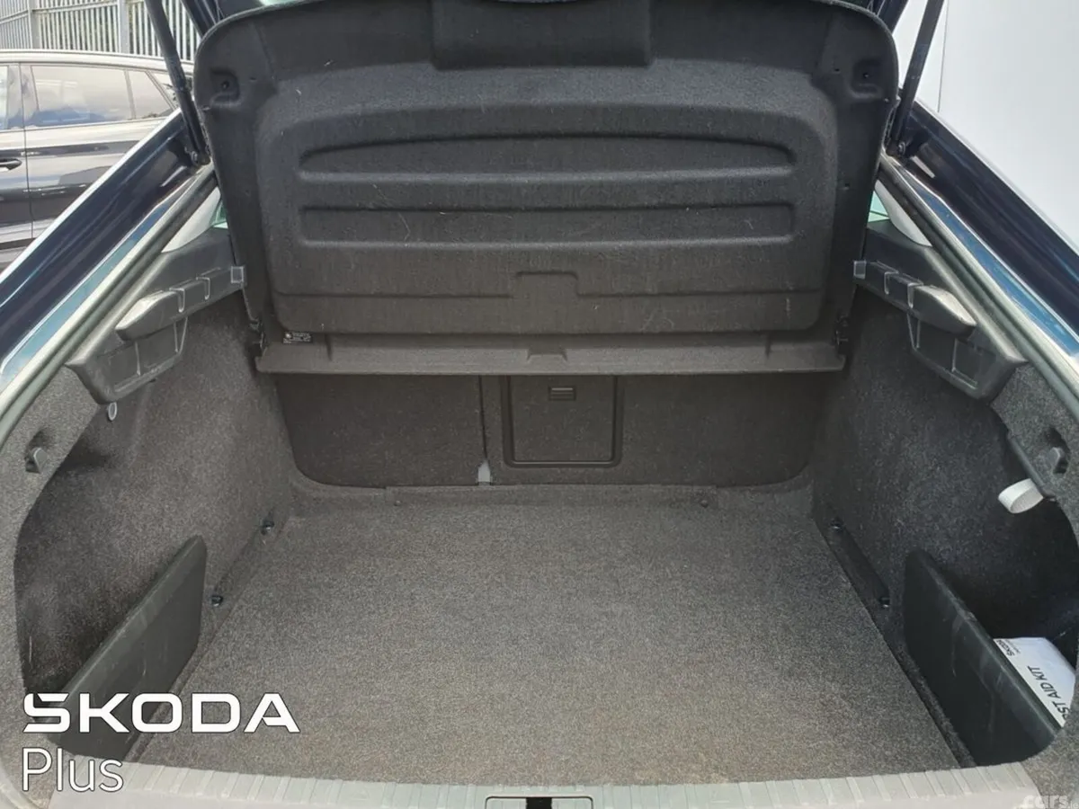 Skoda Octavia Saloon, Diesel, 2023, Blue