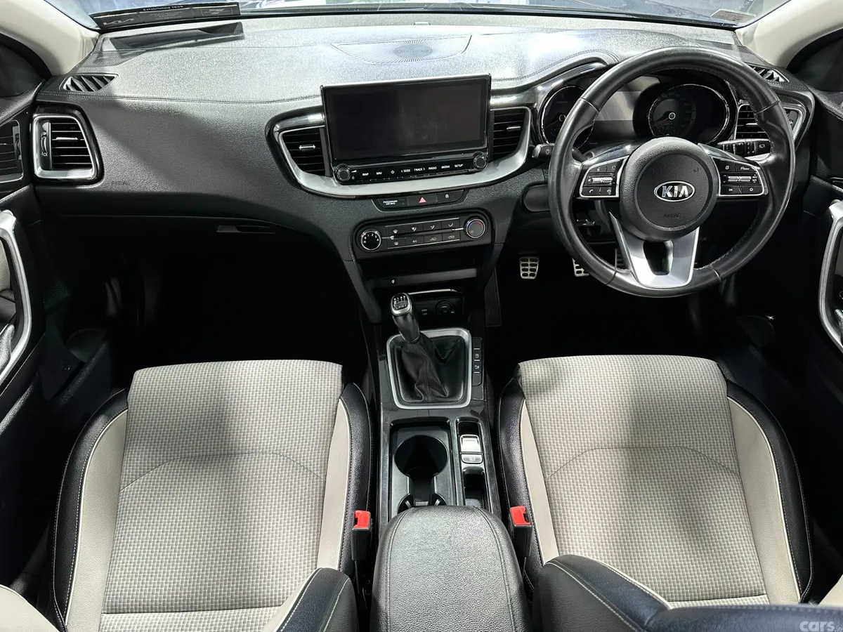 Kia XCeed Hatchback, Diesel, 2021, Blue