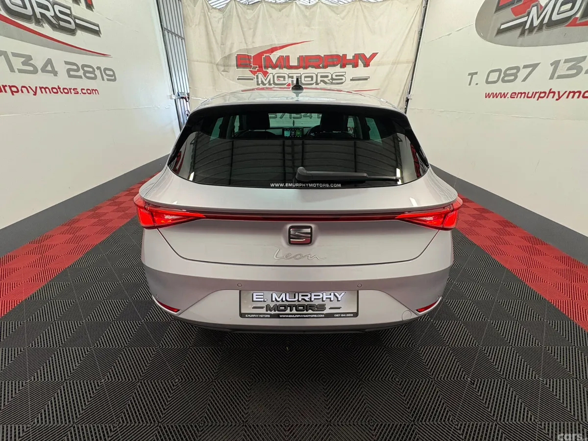 SEAT Leon Hatchback, Diesel, 2022, Silver