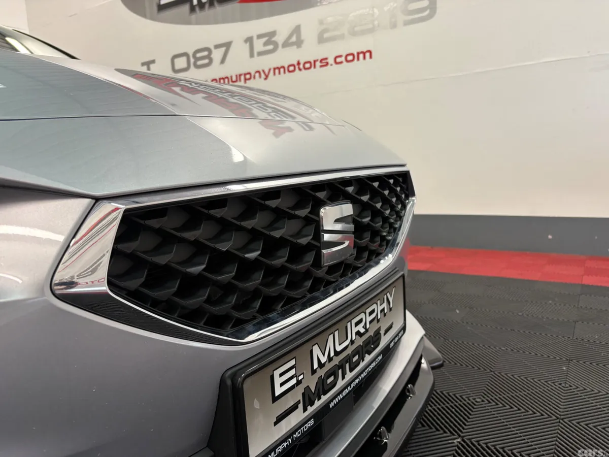 SEAT Leon Hatchback, Diesel, 2022, Silver